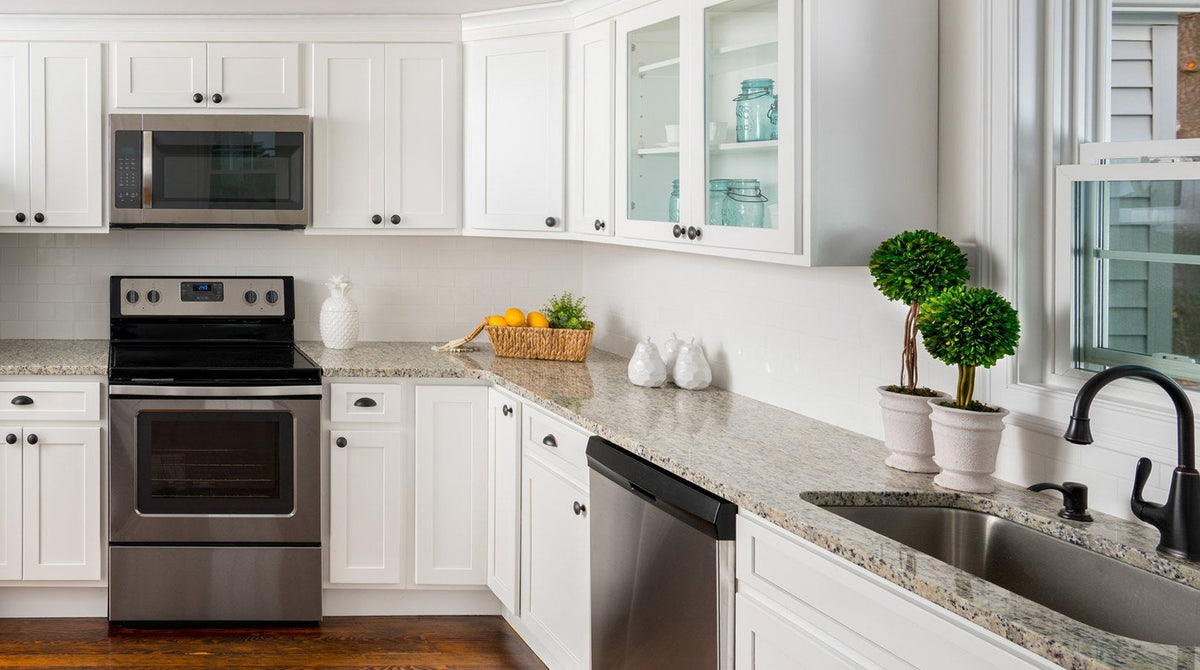 Kitchen with Fabuwood Quest recessed panel cabinets