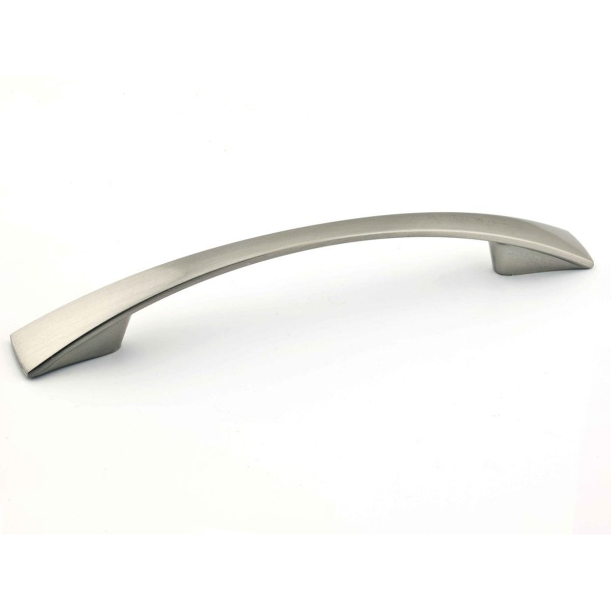 Richelieu 5213 modern cabinet pull in brushed nickel
