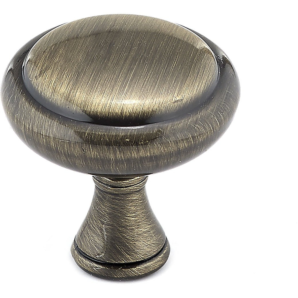 Richelieu 7903 traditional cabinet knob in antique english